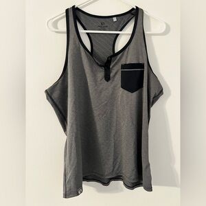 LOT Pearl Izumi tanks